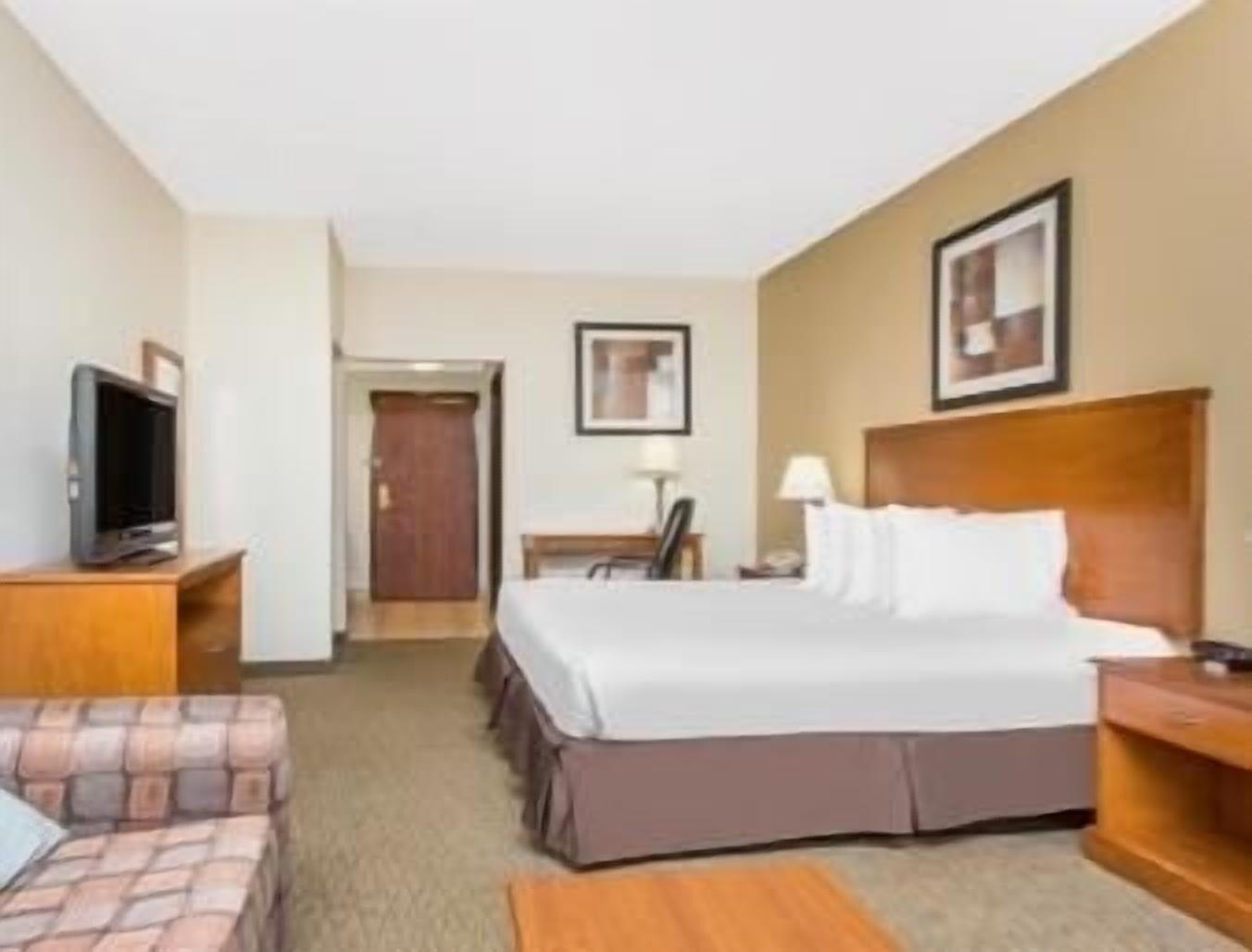 Days Inn By Wyndham Phenix City Near Fort Moore Экстерьер фото