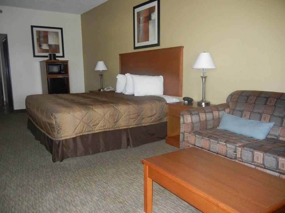 Days Inn By Wyndham Phenix City Near Fort Moore Экстерьер фото