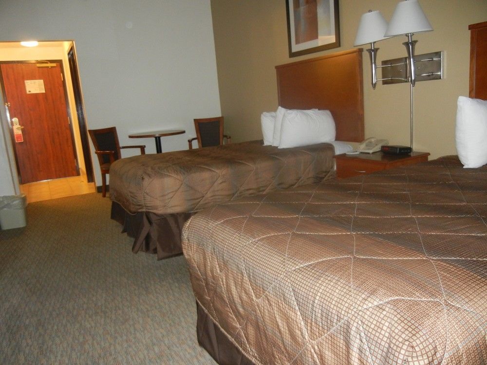 Days Inn By Wyndham Phenix City Near Fort Moore Экстерьер фото