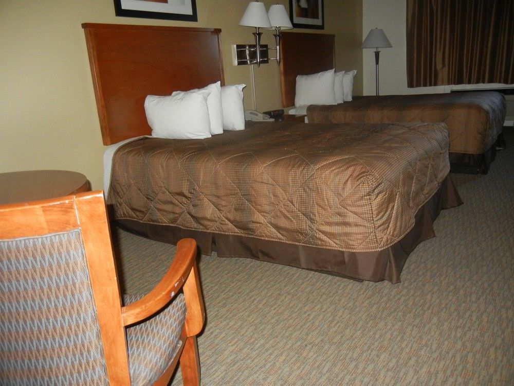 Days Inn By Wyndham Phenix City Near Fort Moore Экстерьер фото