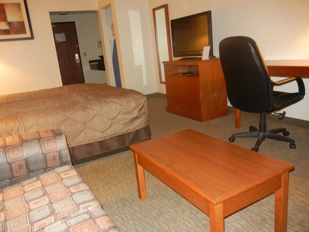 Days Inn By Wyndham Phenix City Near Fort Moore Экстерьер фото