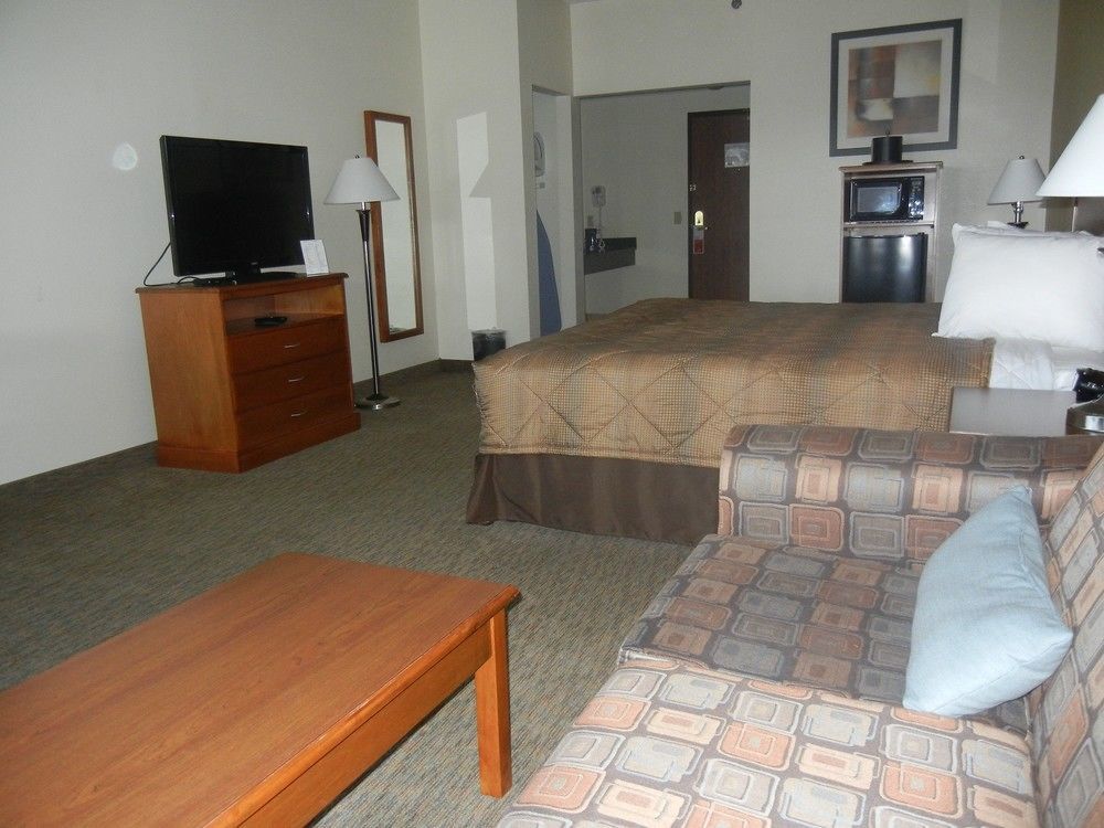Days Inn By Wyndham Phenix City Near Fort Moore Экстерьер фото