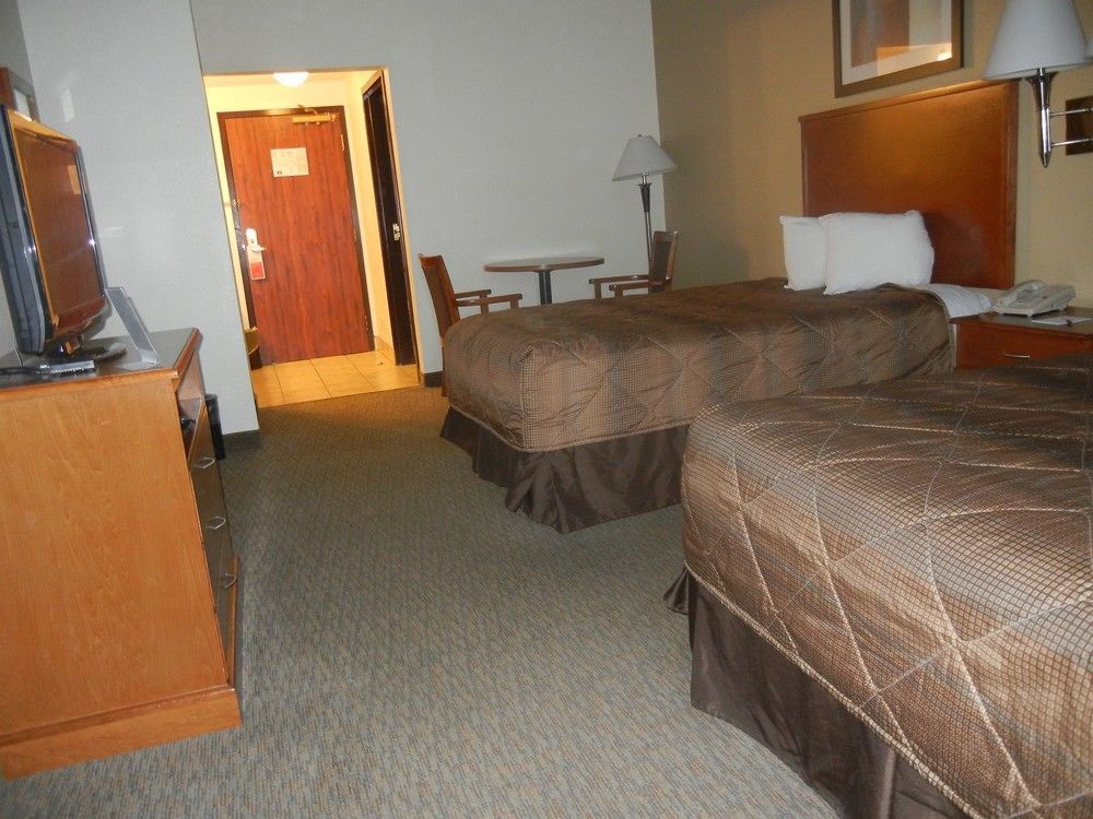 Days Inn By Wyndham Phenix City Near Fort Moore Экстерьер фото